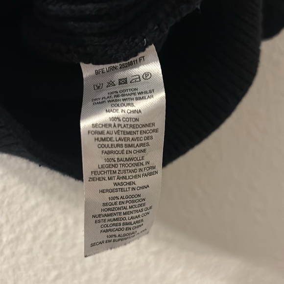 French Connection bubble sleeve short sleeve sweater size medium - Picture 4 of 5